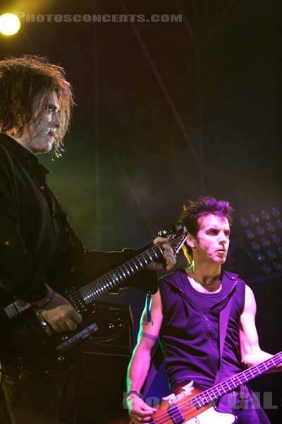 THE CURE - 2005-08-13 - SAINT MALO - Fort de St Pere - Robert James Smith - Simon Jonathon Gallup